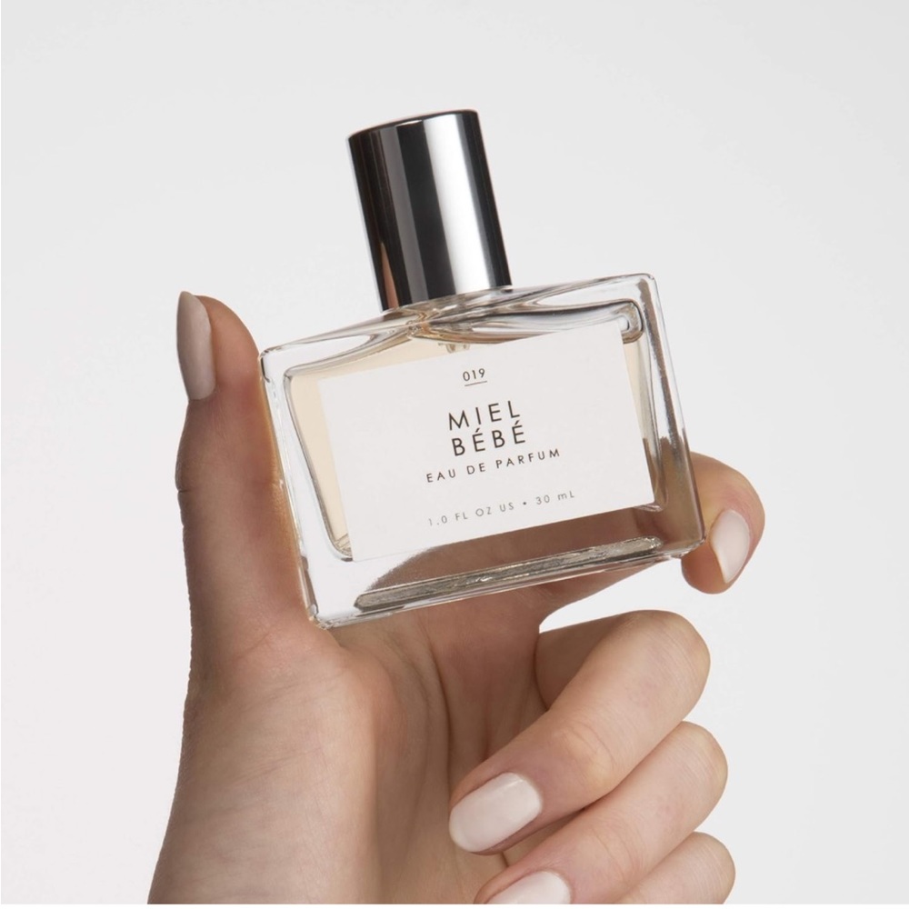 Miel Bebe Jumbo de perfume 2.5 fluid ounces.